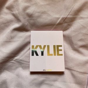 Kylie cosmetics “Kylighter” in Princess Please